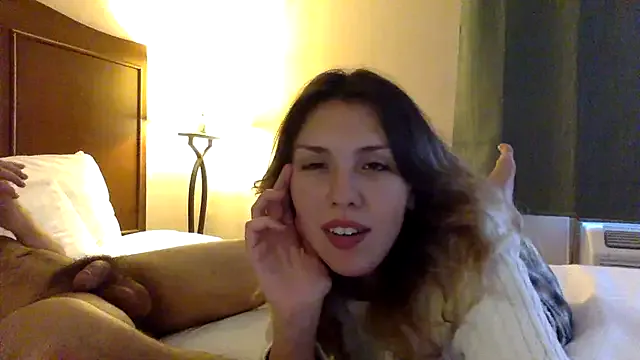 Honeymoons18 from StripChat is Freechat