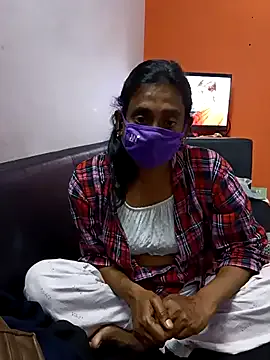 honeyqueen143 from StripChat is Freechat