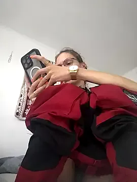 Girls: try live performances with matured performers, from dancing to quirks, in a variety of beautiful sex cams.