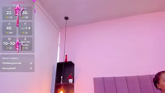 HoollyHendrix from StripChat is Freechat