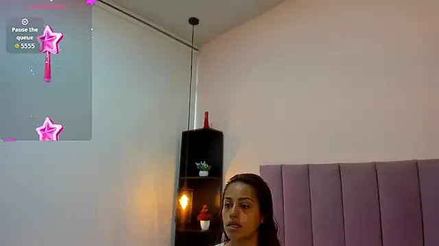 HoollyHendrix from StripChat is Freechat