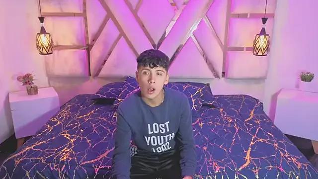 Hoot_boyss from StripChat