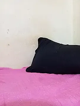 Hoot_kati_love from StripChat is Freechat