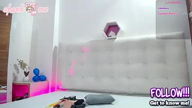 Girls: try live performances with matured performers, from dancing to quirks, in a variety of beautiful sex cams.