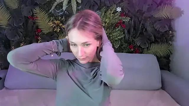 Horny_Blond from StripChat is Freechat