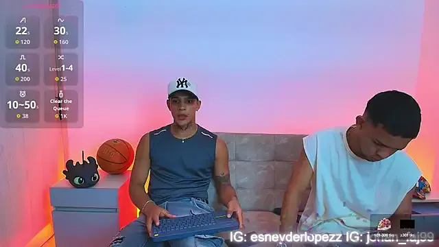 Girls: try live performances with matured performers, from dancing to quirks, in a variety of beautiful sex cams.