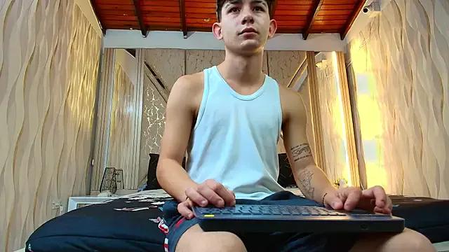 hot_boytwink from StripChat is Freechat