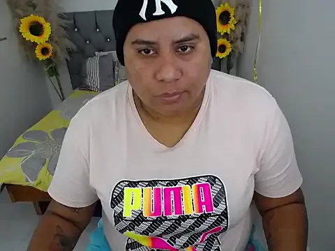 hotlesby_valery from StripChat is Freechat