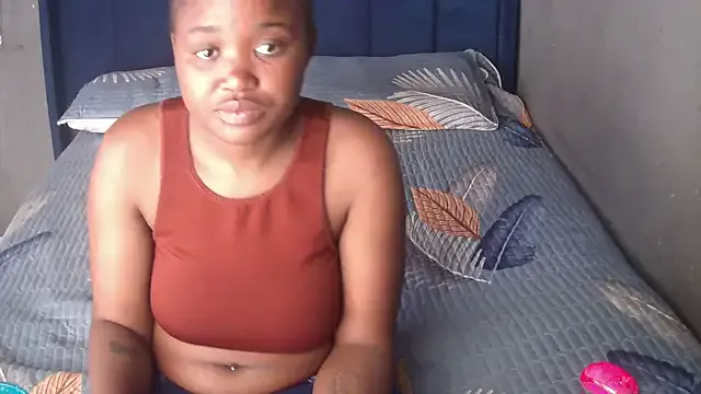 HOTMADDIE02 from StripChat is Freechat