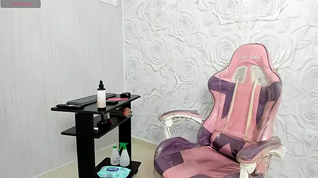 HotNana4U from StripChat is Freechat