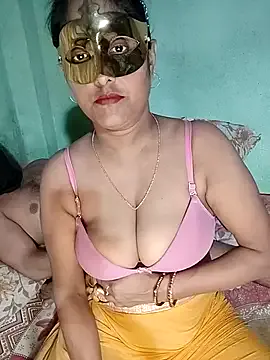 Hotty-Monaa from StripChat