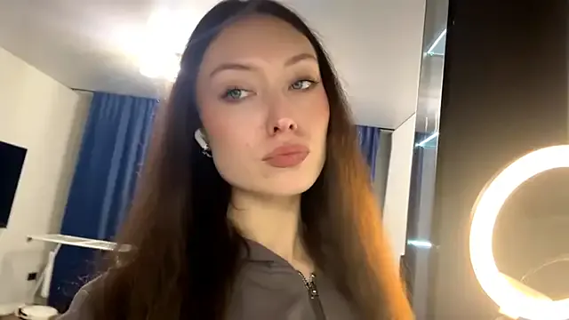 HsiuMooreland from StripChat is Freechat