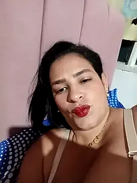 Hugueboobs_chantall_ from StripChat is Freechat