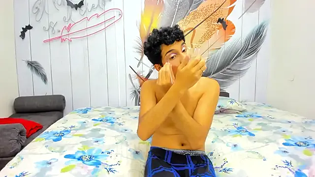 huntboyss from StripChat is Freechat