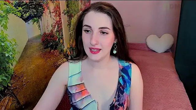 Girls: try live performances with matured performers, from dancing to quirks, in a variety of beautiful sex cams.