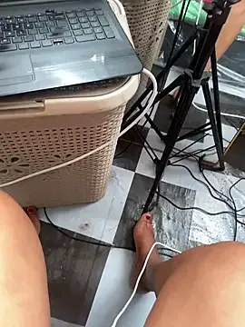 Iam-Sharifa from StripChat is Freechat