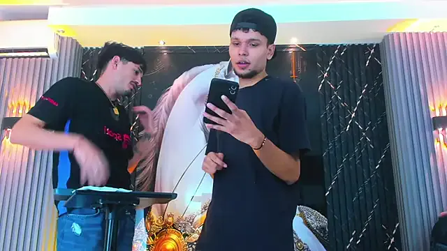 Girls: try live performances with matured performers, from dancing to quirks, in a variety of beautiful sex cams.