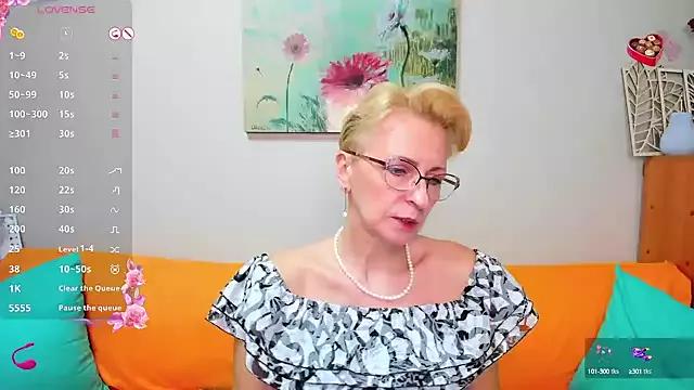 Girls: try live performances with matured performers, from dancing to quirks, in a variety of beautiful sex cams.