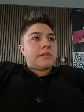 IanGilbert from StripChat is Freechat