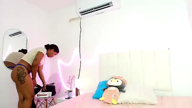 iiamsara from StripChat is Freechat