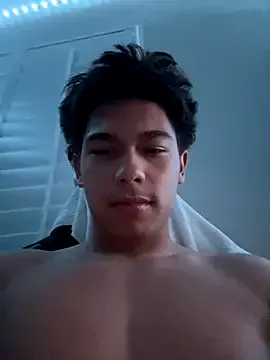 ilov3bigbootylatinas from StripChat is Freechat