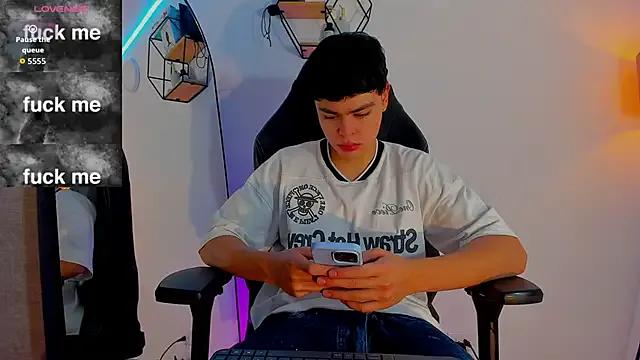 Im_Juaniito from StripChat is Freechat