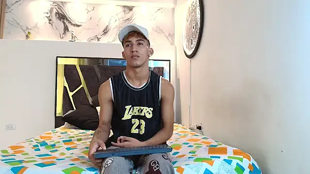 IMPERIO_ROMANO from StripChat is Freechat