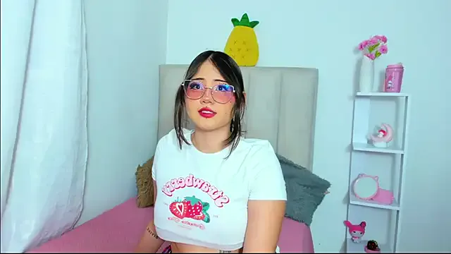 ImSofia222_ from StripChat is Freechat