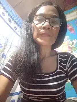 ImYourWoman_55 from StripChat