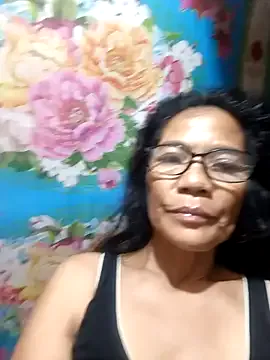 ImYourWoman_55 from StripChat