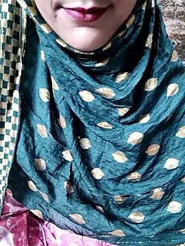 Indian-Aleena from StripChat is Freechat