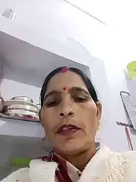 Indiangueen from StripChat is Freechat