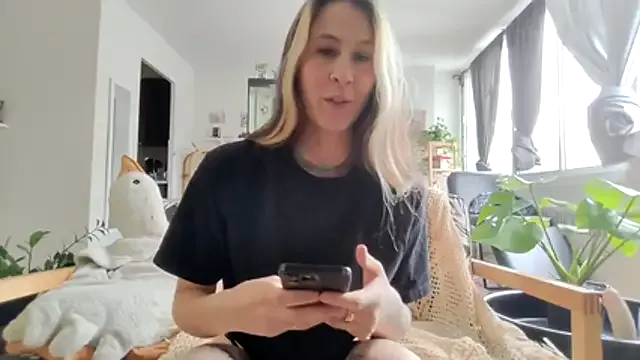 Inked_Snow_Muse from StripChat is Freechat