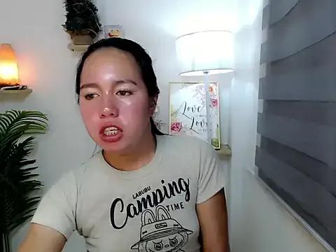 Innocent_katty from StripChat is Freechat