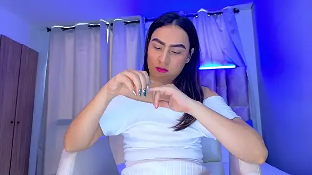 InocentLuna from StripChat is Freechat