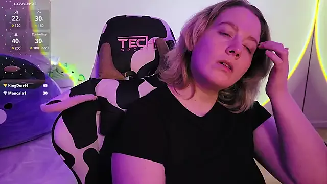 Girls: try live performances with matured performers, from dancing to quirks, in a variety of beautiful sex cams.