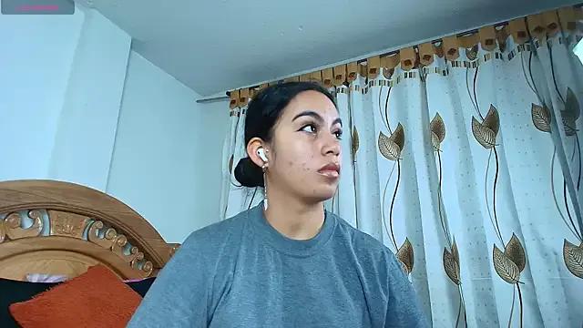 Iris_mandarine from StripChat