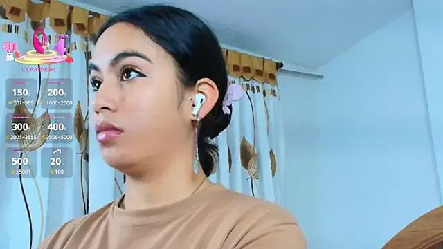 Iris_mandarine from StripChat