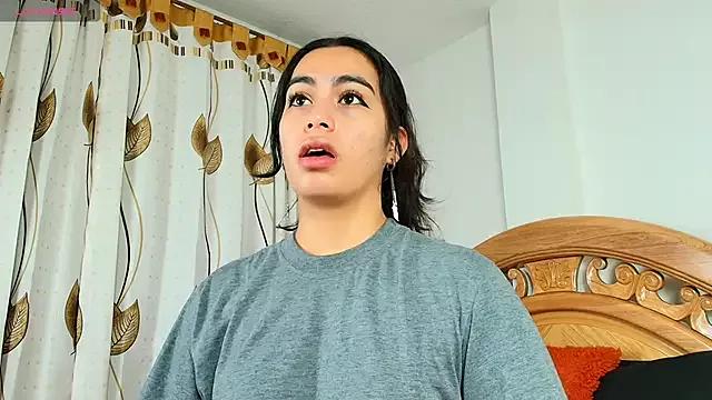 Iris_mandarine from StripChat