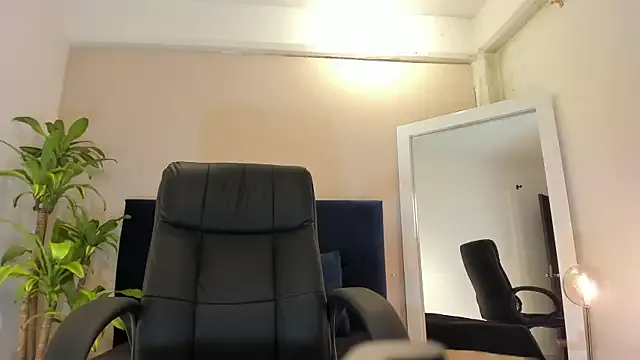 Iris_Parkerr from StripChat is Freechat