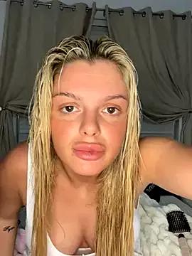 Irish_BarbieMilfx from StripChat is Freechat