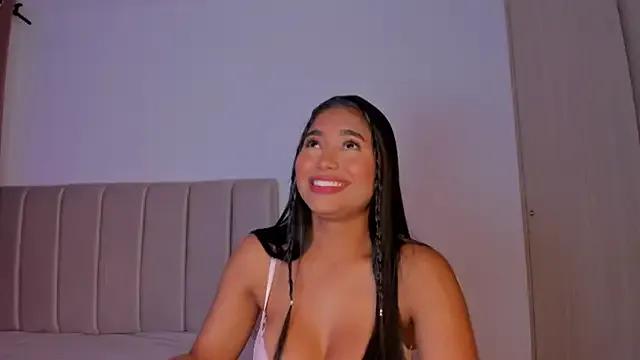 isa_bunny from StripChat is Freechat
