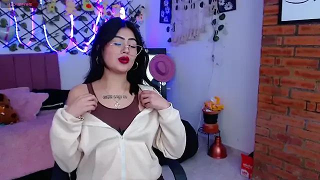 isa_bunny18 from StripChat is Freechat