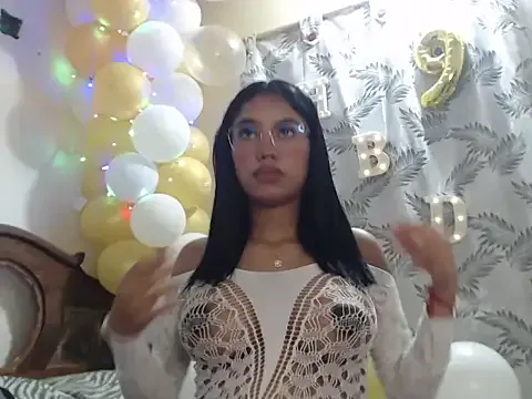 Isabela_kity from StripChat is Freechat