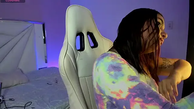 Girls: try live performances with matured performers, from dancing to quirks, in a variety of beautiful sex cams.