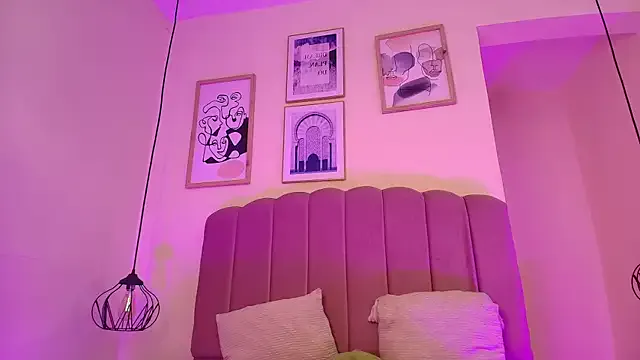 Isabelgh_ from StripChat is Freechat