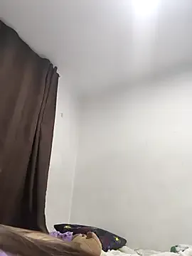 IsabellaaSwann from StripChat is Freechat