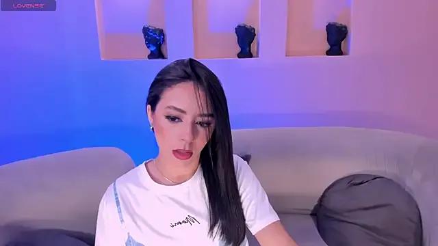 IsabellaMoreau from StripChat is Freechat