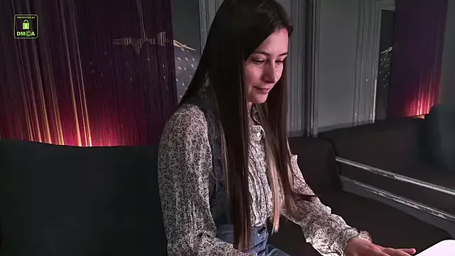 Ishtar_Divine from StripChat