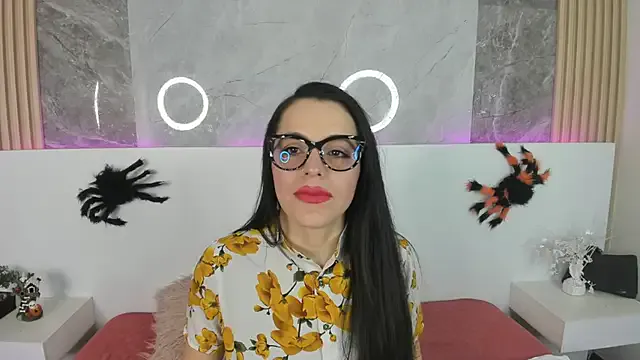 IsisNoir from StripChat